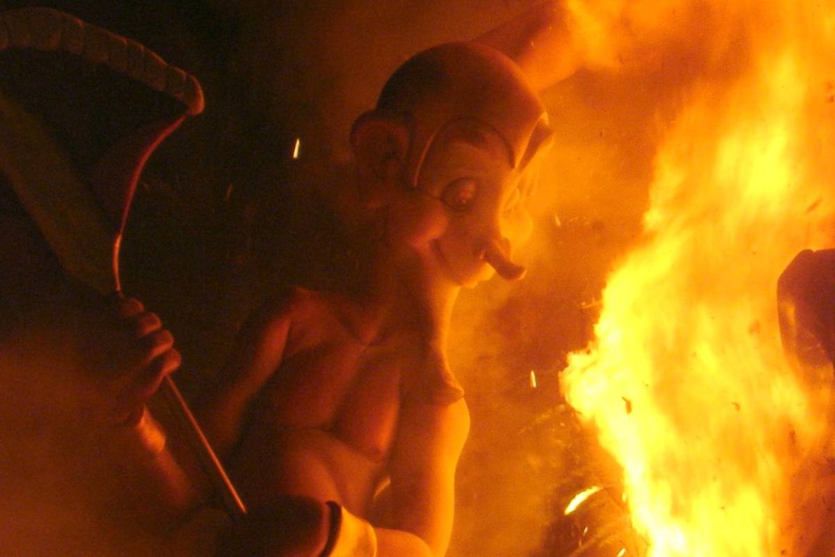 cuando queman las fallas en valencia